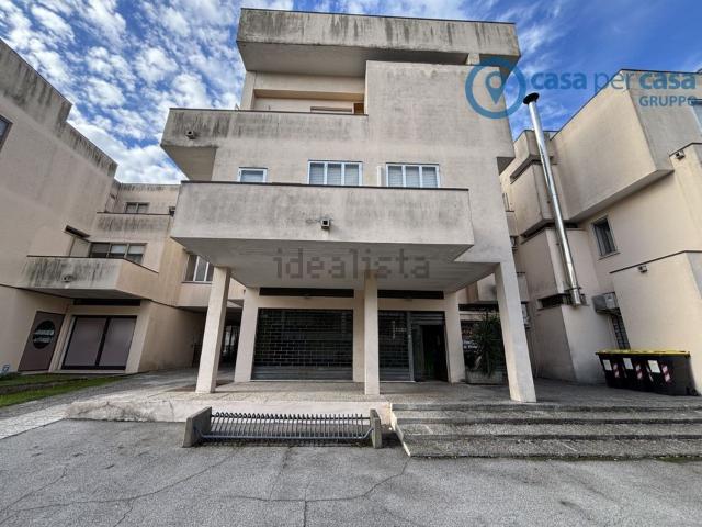 Locale Commerciale in vendita a Commenda, Rovigo