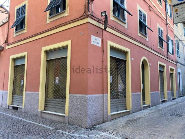 Locale Commerciale in vendita a Piemonte, Alessandria