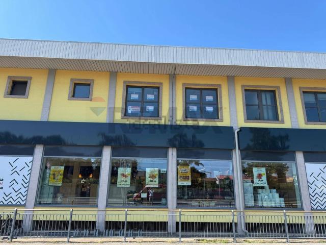 Locale Commerciale in vendita a Geromìna, Treviglio