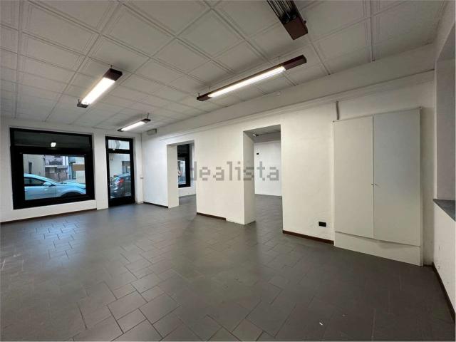 Locale Commerciale in vendita a Gaggiolo, Bellinzago Novarese