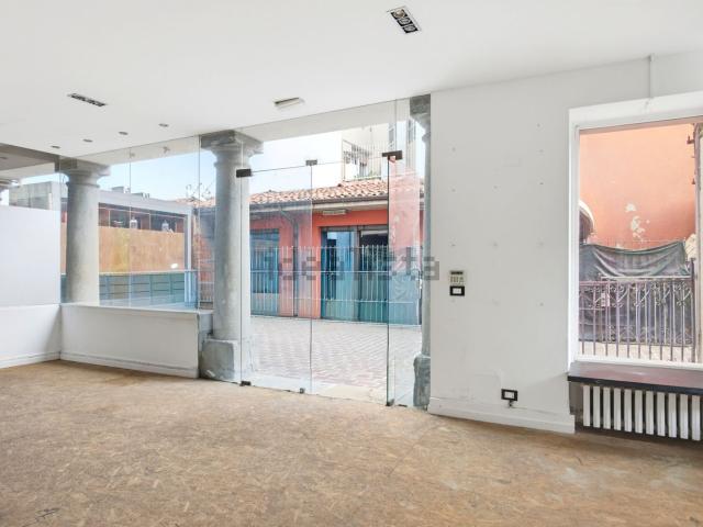 Locale Commerciale in vendita a Iseo, Brescia