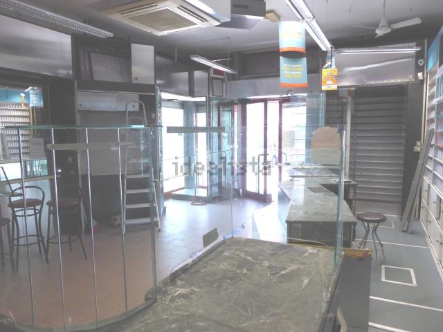 Locale Commerciale in vendita a Crocetta-San Lazzaro-Modena Est, Modena