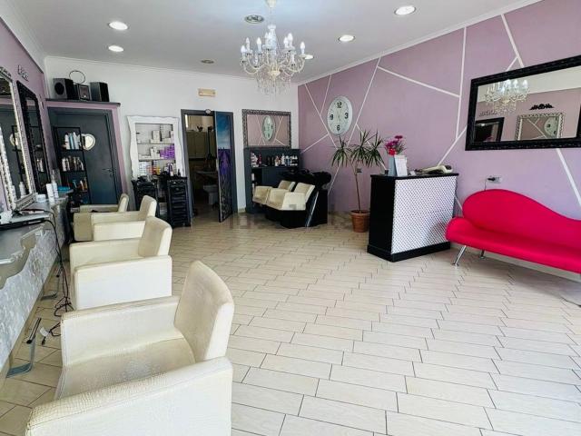 Locale Commerciale in vendita a Pantano Marino, San Felice Circeo