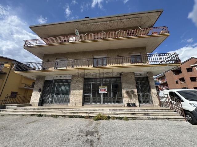 Locale Commerciale in vendita a Tagliacozzo, Abruzzo