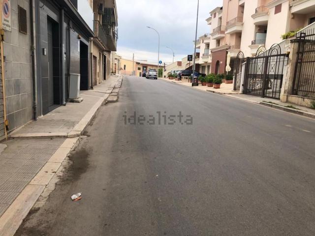 Locale Commerciale in vendita a Puglia, Barletta-andria-trani