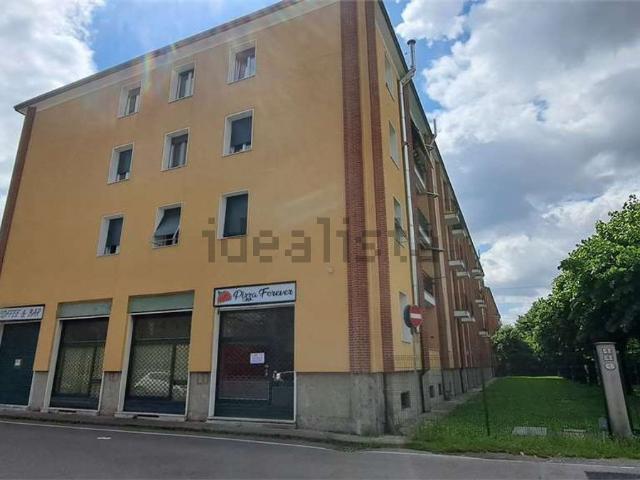 Locale Commerciale in vendita a Binzago, Cesano Maderno