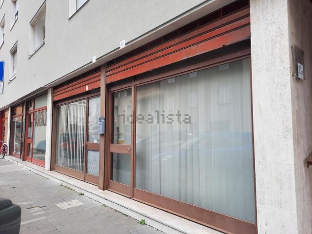 Locale Commerciale in vendita a Cormôr Alto, Reana Del Roiale