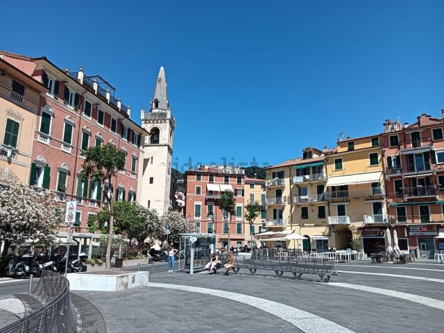 Locale Commerciale in vendita a Carbognano, Lerici