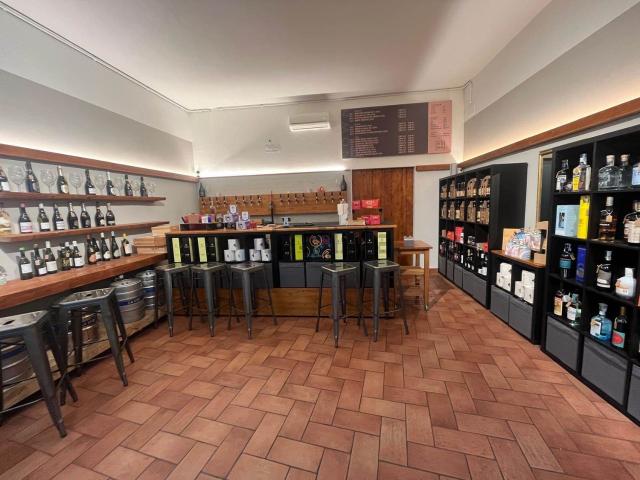 Locale Commerciale in vendita a Quartiere 5, Firenze