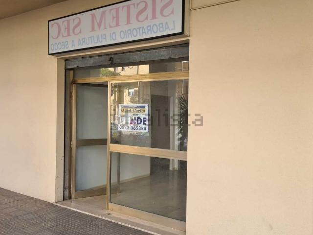 Locale Commerciale in vendita a Vasto, Abruzzo