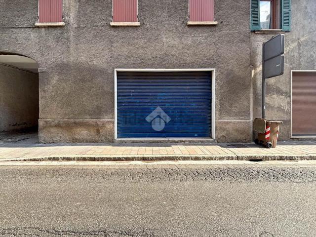 Locale Commerciale in vendita a Ospitaletto, Lombardia
