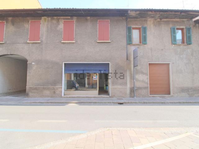 Locale Commerciale in vendita a Ospitaletto, Lombardia