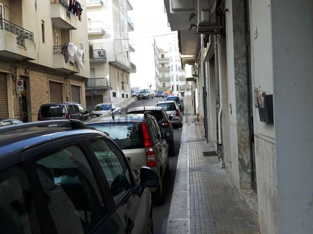 Locale Commerciale in vendita a Puglia, Brindisi