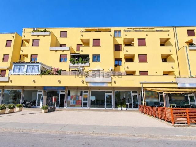 Locale Commerciale in vendita a Faleriense, Porto Sant'Elpidio