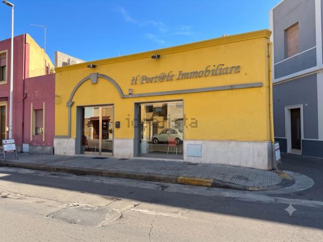Locale Commerciale in vendita a Sant'Antonio, Quartu Sant'elena