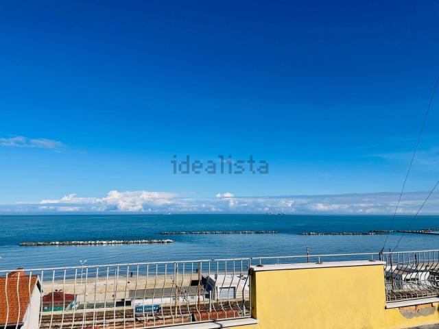 Locale Commerciale in vendita a Marche, Ancona