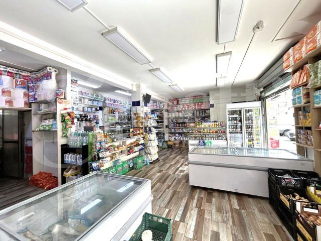 Locale Commerciale in vendita a Municipio Roma VIII, Roma Capitale