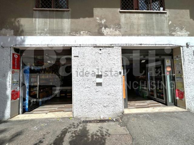 Locale Commerciale in vendita a Municipio Roma VIII, Roma Capitale