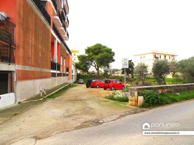 Locale Commerciale in vendita a Molfetta, Bari