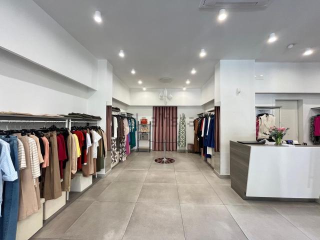 Locale Commerciale in vendita a Piedimonte, Nocera Inferiore