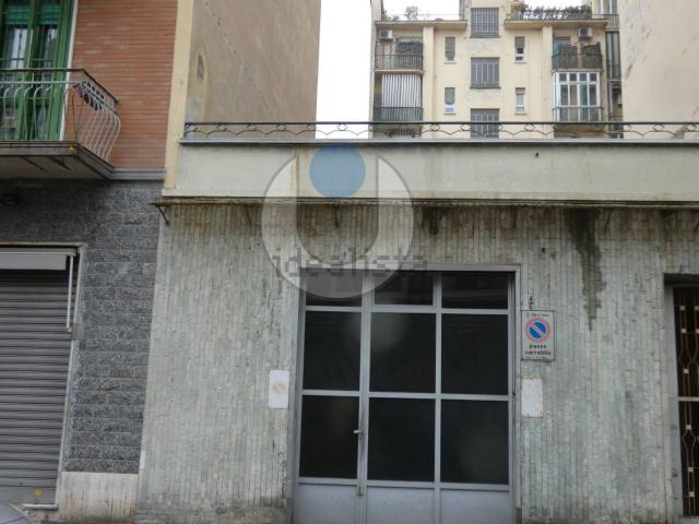Locale Commerciale in vendita a Circoscrizione 4, Piemonte