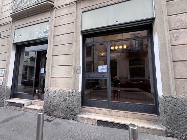 Locale Commerciale in vendita a Municipio 7, Milano