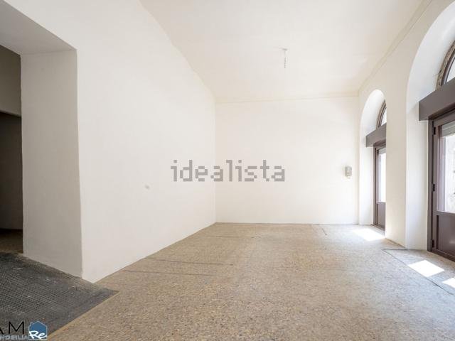 Locale Commerciale in vendita a Roiano-Gretta-Barcola-Cologna-Scorcola, Villa Opicina