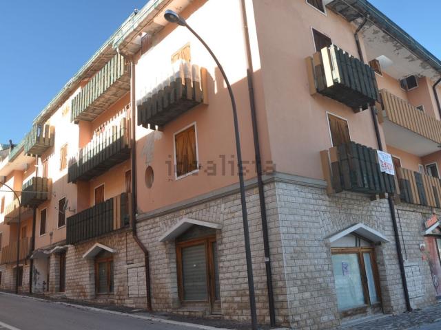 Locale Commerciale in vendita a Roccaraso, Abruzzo