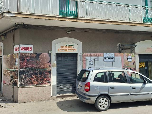 Locale Commerciale in vendita a Paternò, Sicilia
