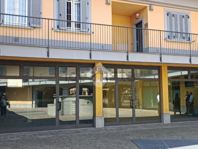 Locale Commerciale in vendita a Santa Maria Rossa, Garbagnate Milanese