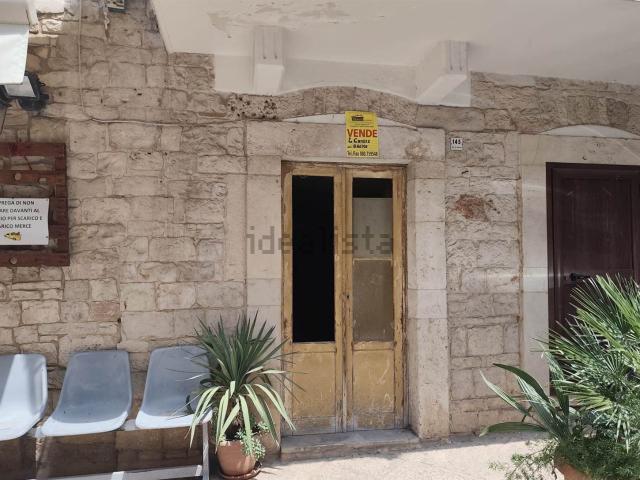 Locale Commerciale in vendita a Puglia, Bari