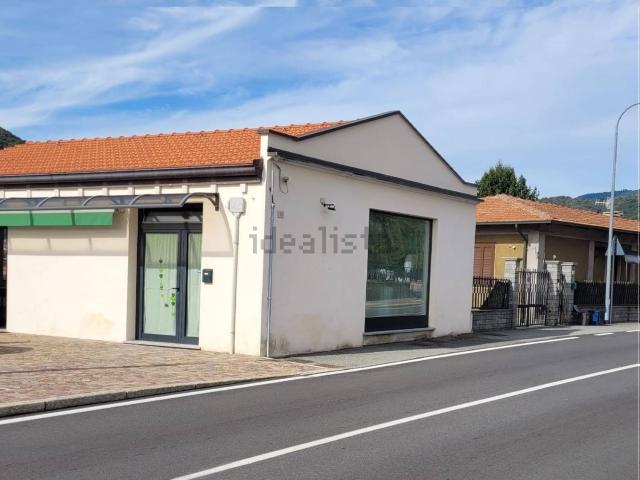 Locale Commerciale in vendita a Cellio con Breia, Piemonte