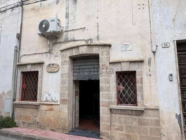 Locale Commerciale in vendita a Puglia, Taranto
