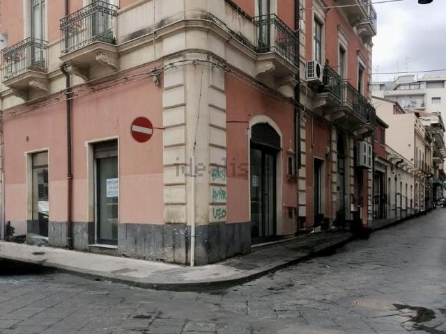 Locale Commerciale in vendita a Picanello-Ognina-Barriera-Canalicchio, Catania