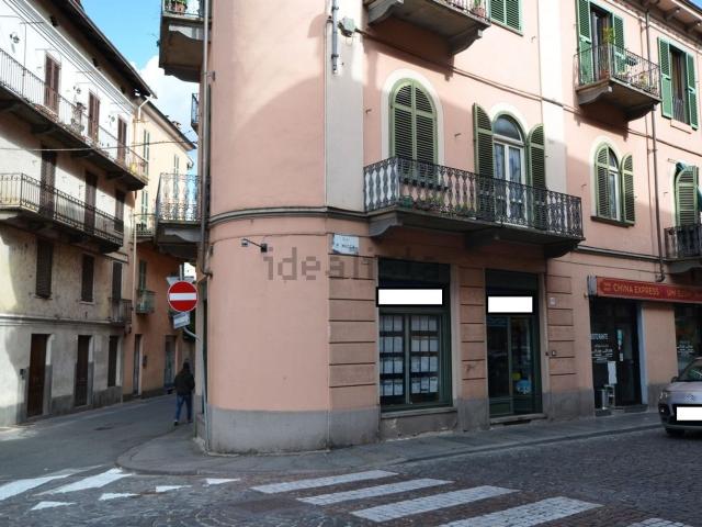 Locale Commerciale in vendita a Piazzo, Piemonte