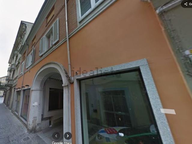 Locale Commerciale in vendita a Piemonte, Alessandria