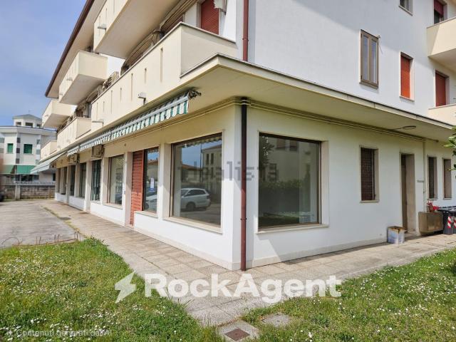 Locale Commerciale in vendita a Rivale, Pianiga