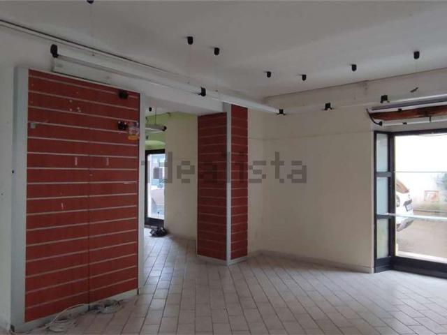 Locale Commerciale in vendita a Guardea, Umbria