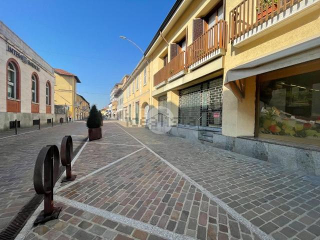 Locale Commerciale in vendita a Magenta, Lombardia