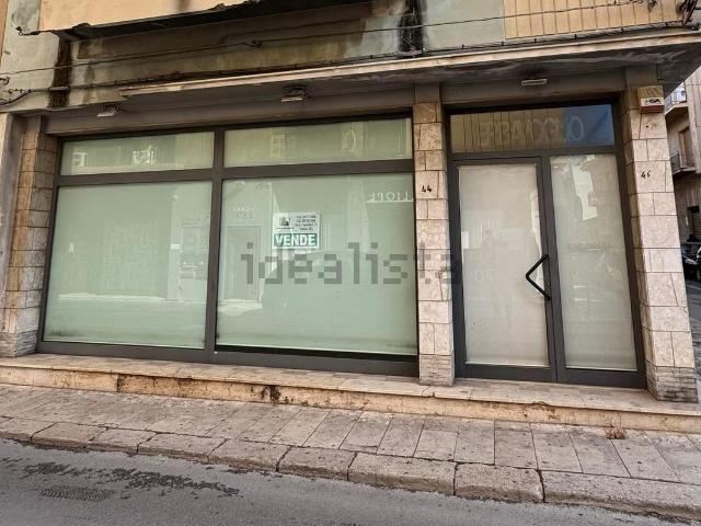 Locale Commerciale in vendita a Vittoria, Sicilia