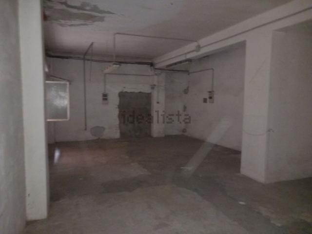 Locale Commerciale in vendita a Centro Storico, Marche