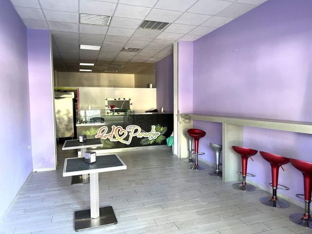Locale Commerciale in vendita a Villa del Fuoco, Pescara