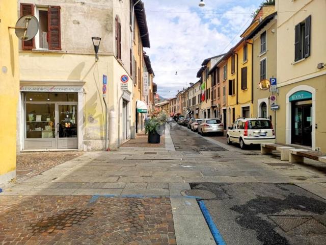 Locale Commerciale in vendita a Zona Nord, Brescia