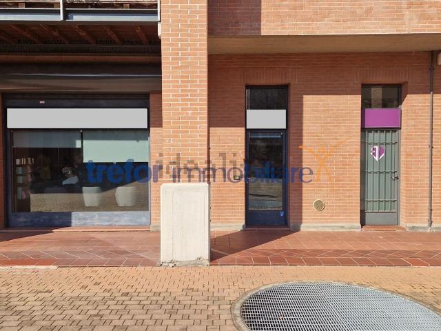 Locale Commerciale in vendita a Triulzo, San Donato Milanese