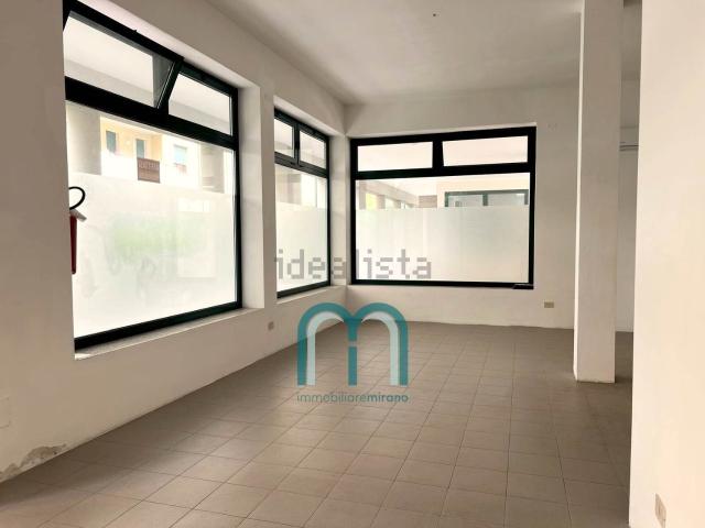 Locale Commerciale in vendita a Martellago, Veneto