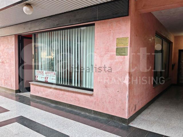 Locale Commerciale in vendita a Venafro, Molise