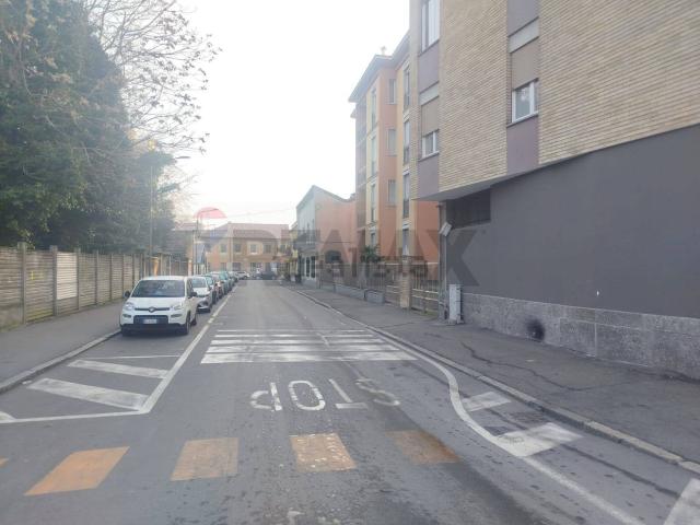 Locale Commerciale in vendita a Lucernate, Rho