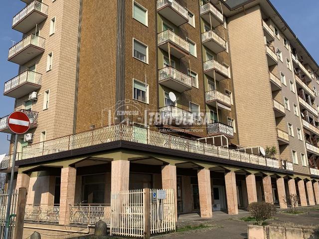 Locale Commerciale in vendita a Piemonte, Alessandria