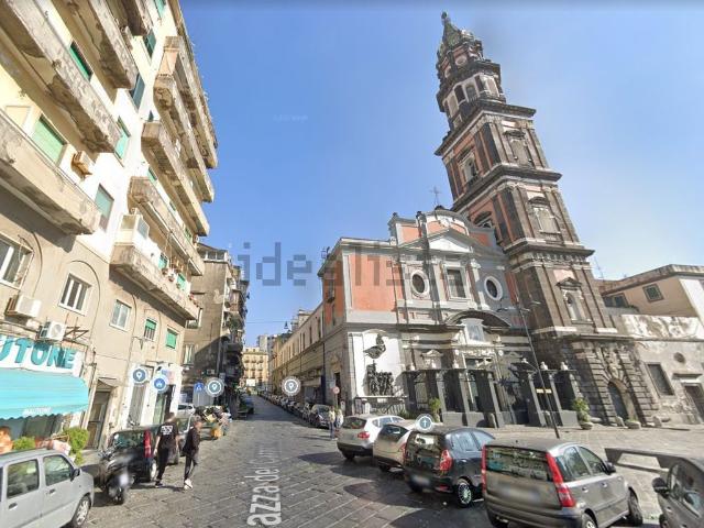 Locale Commerciale in vendita a Municipalità 2, Mercato