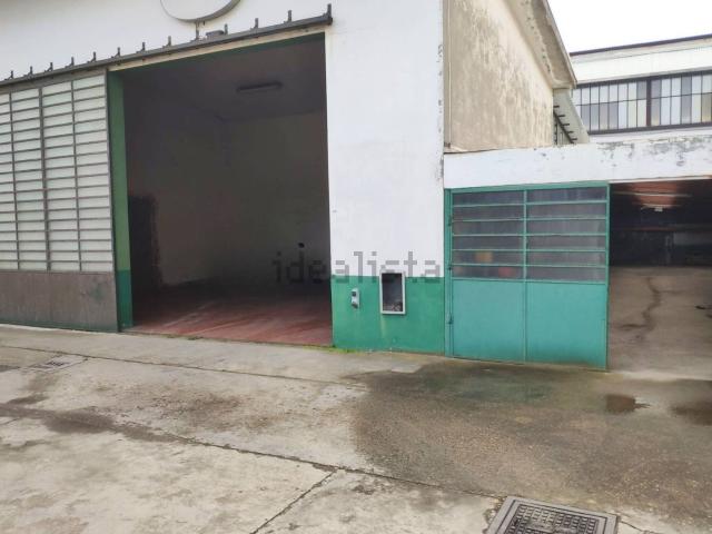 Locale Commerciale in vendita a Rimini, Reggio Emilia